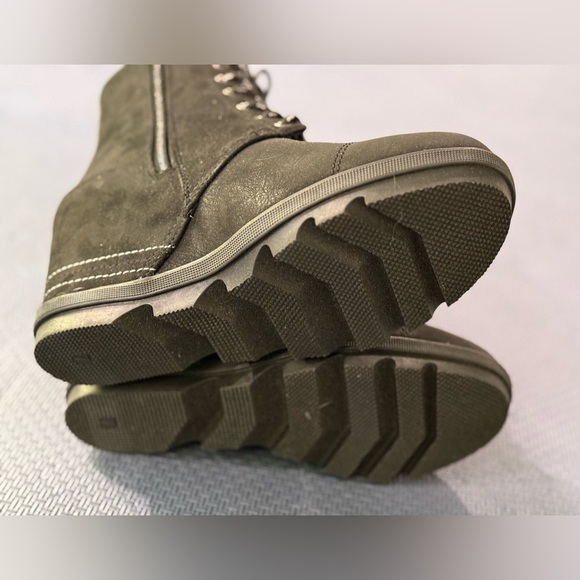 NWOB Serra Black Wedge Booties Sz 7 - Picture 4 of 7